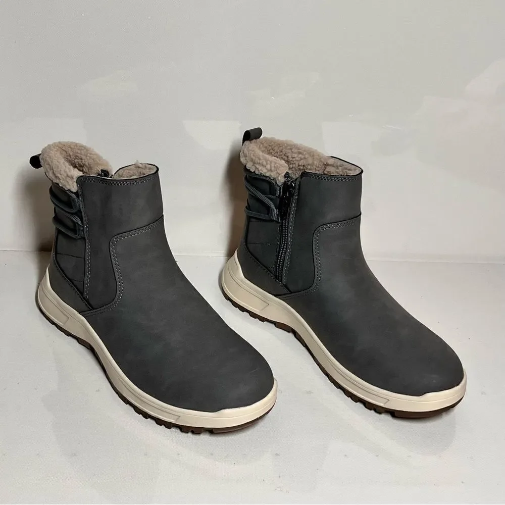 Khombu Sarah Water Repellent Ankle Boots